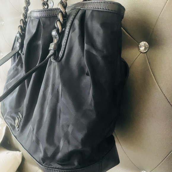 BURBERRY Black Leather & Synthetic Chain Large Tote Shoulder Bag - Picture 6 of 12